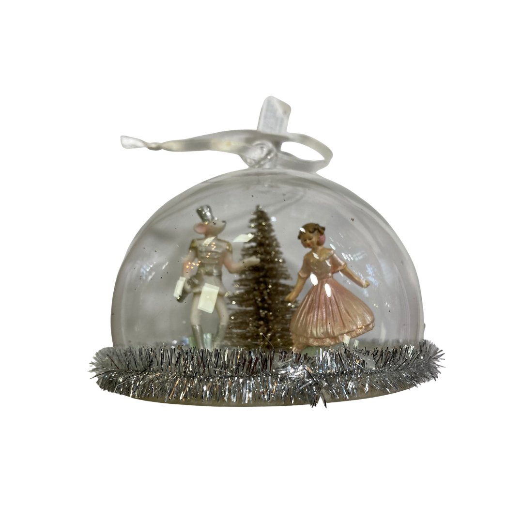 Christmas scene in glass dome hanging dec